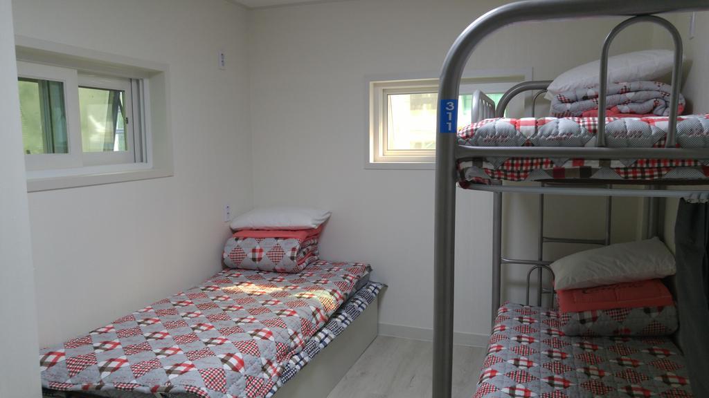 Embassy Guesthouse Itaewon Seoul Room photo